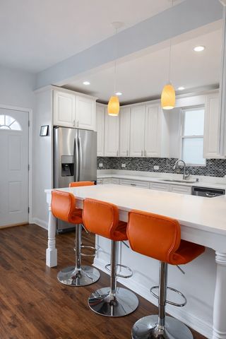 4151 W Fullerton Avenue, Chicago, IL 60639