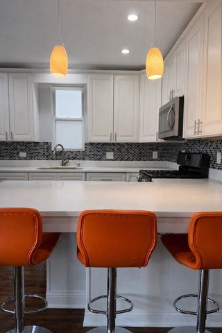 4151 W Fullerton Avenue, Chicago, IL 60639