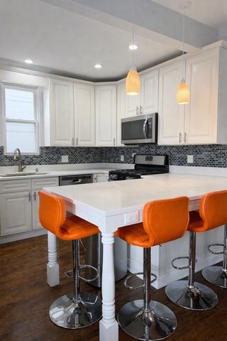 4151 W Fullerton Avenue, Chicago, IL 60639