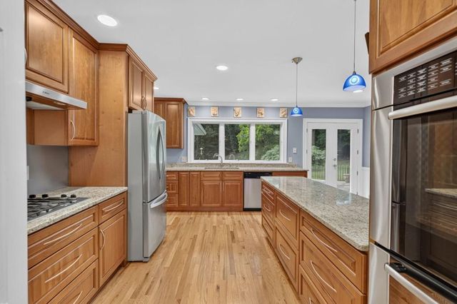 5274 Powers Ferry Road NW, Sandy Springs, GA 30327