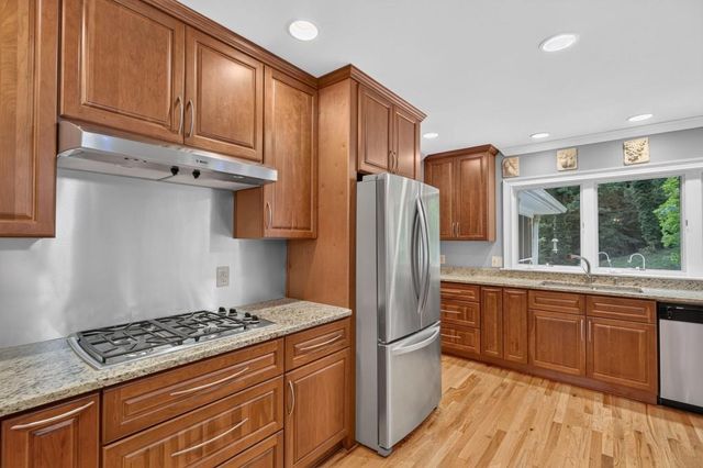 5274 Powers Ferry Road NW, Sandy Springs, GA 30327