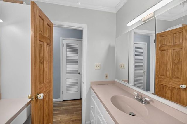 5274 Powers Ferry Road NW, Sandy Springs, GA 30327