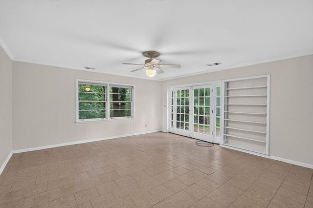 5274 Powers Ferry Road NW, Sandy Springs, GA 30327
