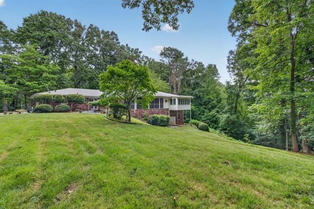 5274 Powers Ferry Road NW, Sandy Springs, GA 30327