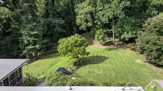 5274 Powers Ferry Road NW, Sandy Springs, GA 30327