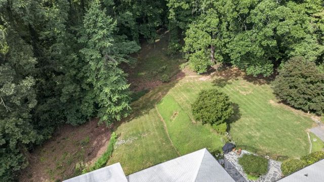 5274 Powers Ferry Road NW, Sandy Springs, GA 30327