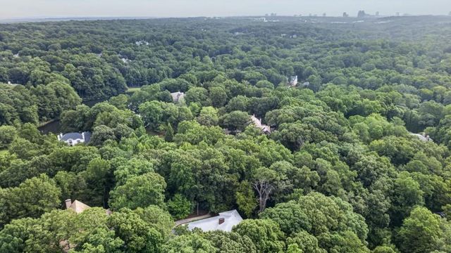 5274 Powers Ferry Road NW, Sandy Springs, GA 30327