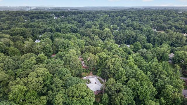 5274 Powers Ferry Road NW, Sandy Springs, GA 30327