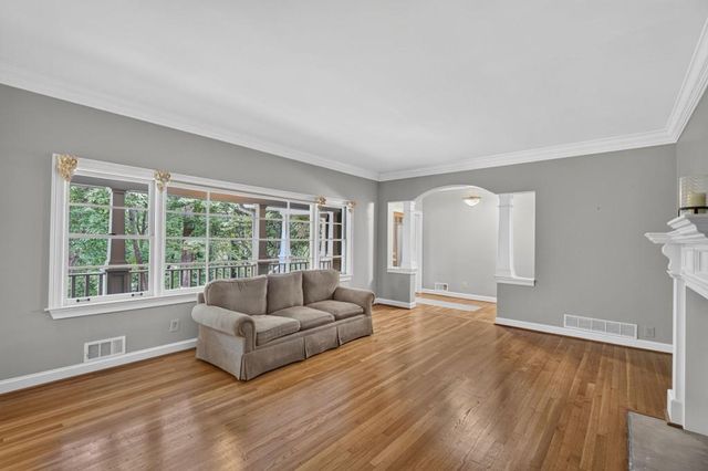 5274 Powers Ferry Road NW, Sandy Springs, GA 30327