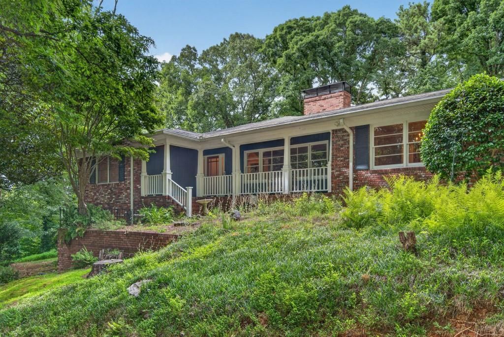 5274 Powers Ferry Road NW, Sandy Springs, GA 30327