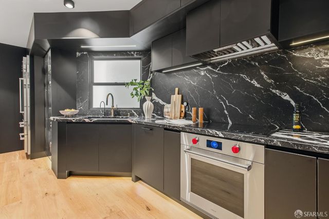 1904 Leavenworth Street, San Francisco, CA 94133
