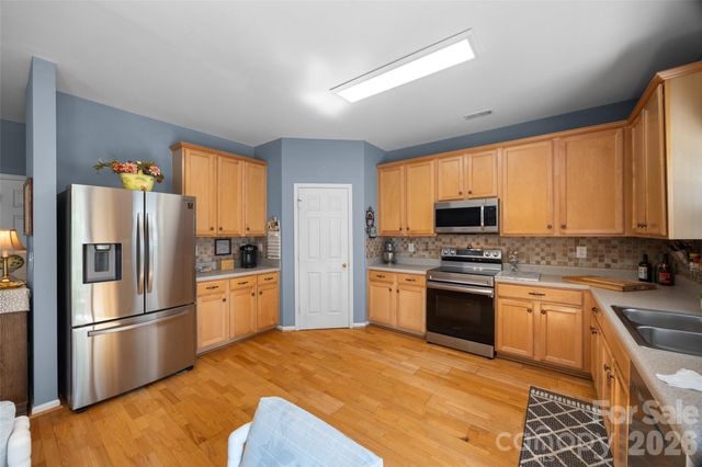 2025 Savannah Hills Drive, Matthews, NC 28105