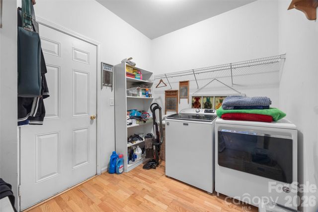 2025 Savannah Hills Drive, Matthews, NC 28105