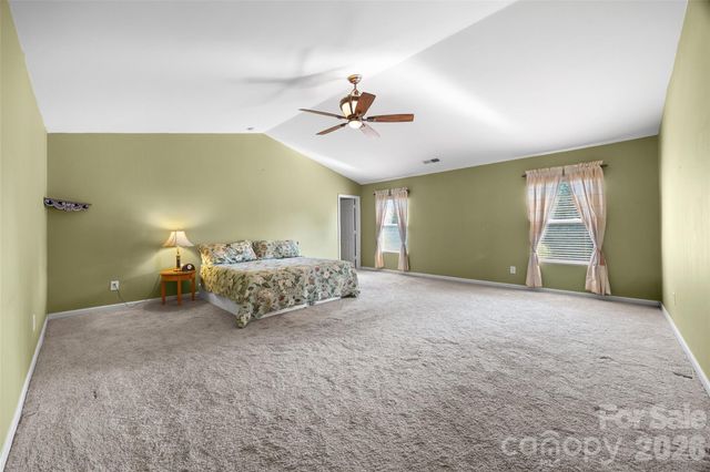 2025 Savannah Hills Drive, Matthews, NC 28105
