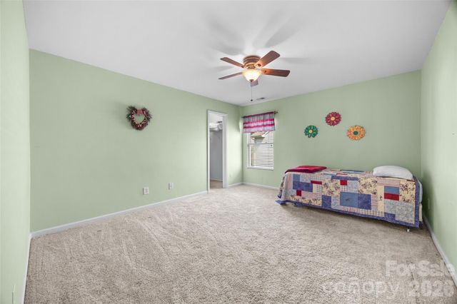 2025 Savannah Hills Drive, Matthews, NC 28105