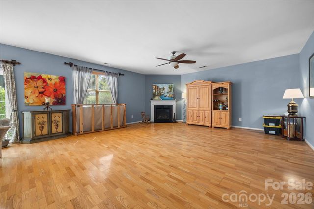 2025 Savannah Hills Drive, Matthews, NC 28105