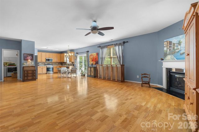 2025 Savannah Hills Drive, Matthews, NC 28105