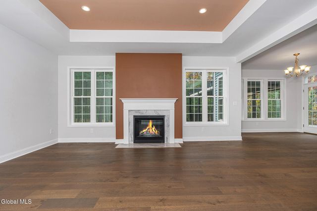 34 Greenbrier Way, Halfmoon, NY 12065