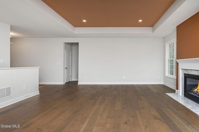 34 Greenbrier Way, Halfmoon, NY 12065