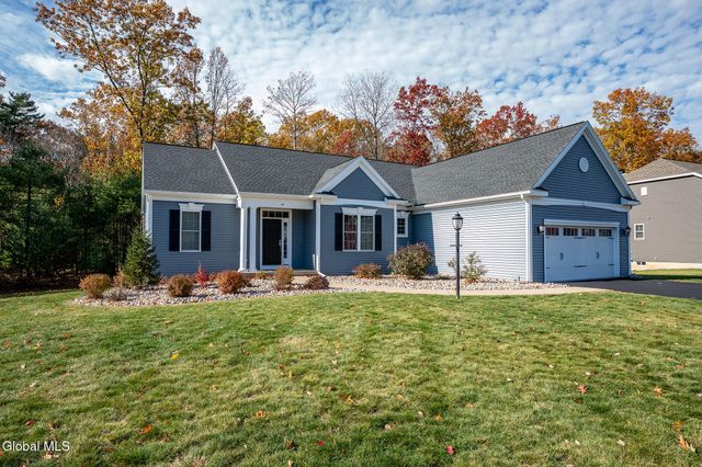 34 Greenbrier Way, Halfmoon, NY 12065