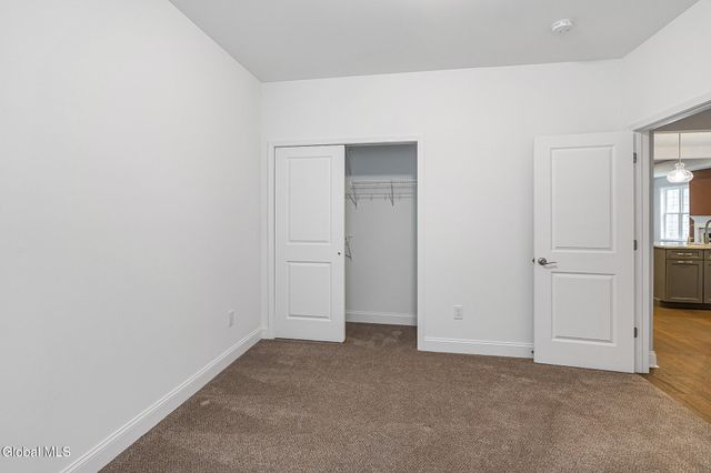 34 Greenbrier Way, Halfmoon, NY 12065