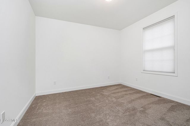 34 Greenbrier Way, Halfmoon, NY 12065