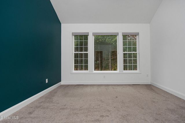 34 Greenbrier Way, Halfmoon, NY 12065