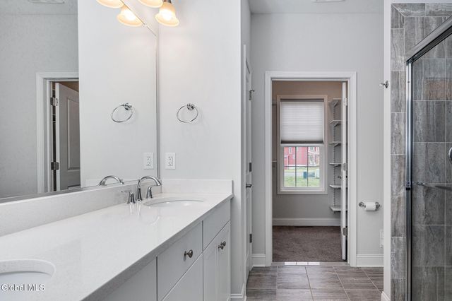 34 Greenbrier Way, Halfmoon, NY 12065