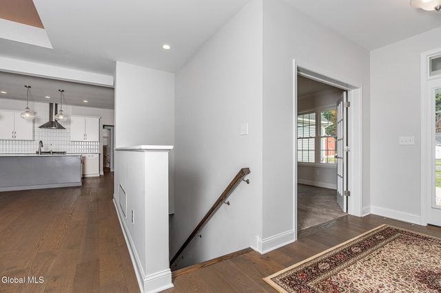 34 Greenbrier Way, Halfmoon, NY 12065