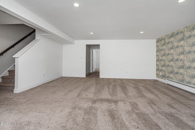 34 Greenbrier Way, Halfmoon, NY 12065