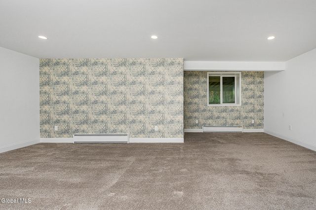 34 Greenbrier Way, Halfmoon, NY 12065