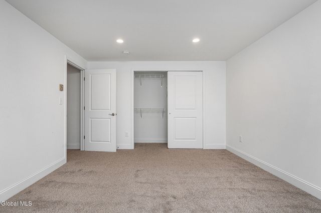 34 Greenbrier Way, Halfmoon, NY 12065