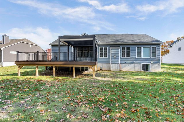 34 Greenbrier Way, Halfmoon, NY 12065