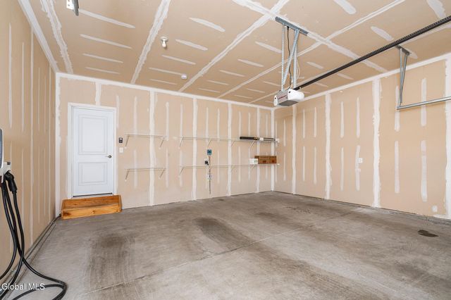 34 Greenbrier Way, Halfmoon, NY 12065