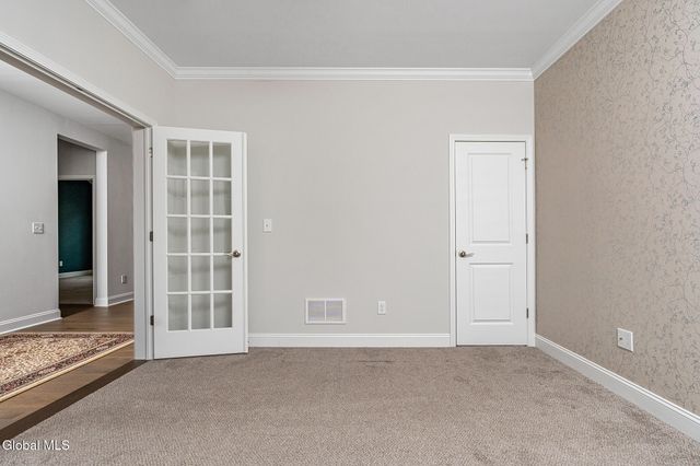 34 Greenbrier Way, Halfmoon, NY 12065