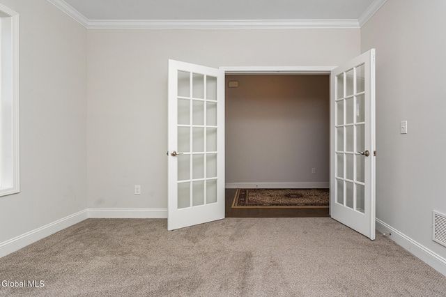 34 Greenbrier Way, Halfmoon, NY 12065