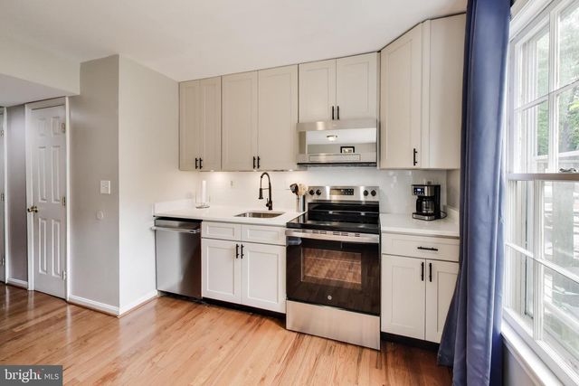 10075 MAPLE LEAF DR, Montgomery Village, MD 20886