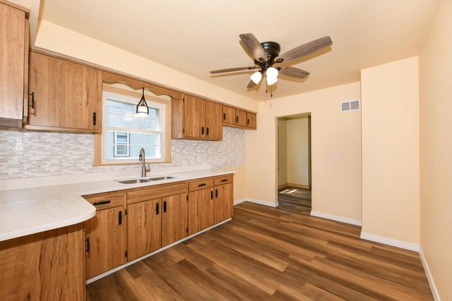 3662 S Brust AVENUE, Milwaukee, WI 53207