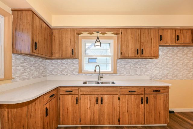 3662 S Brust AVENUE, Milwaukee, WI 53207