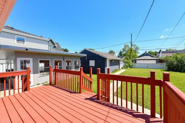 3662 S Brust AVENUE, Milwaukee, WI 53207