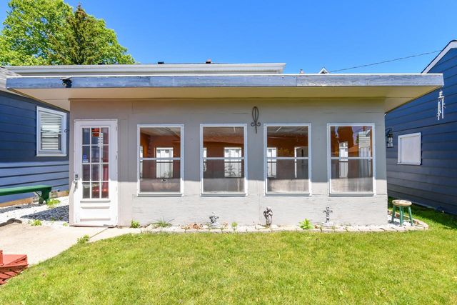 3662 S Brust AVENUE, Milwaukee, WI 53207