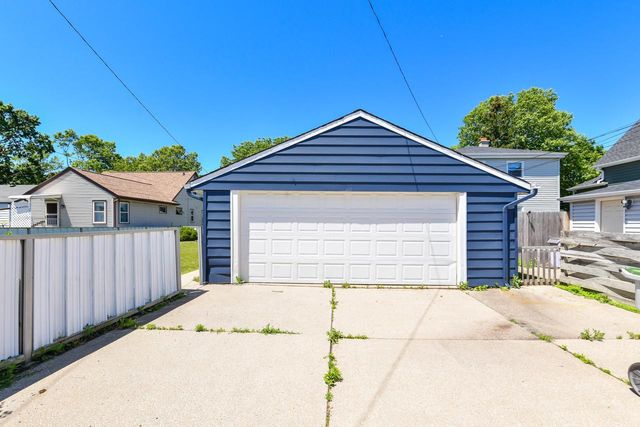 3662 S Brust AVENUE, Milwaukee, WI 53207