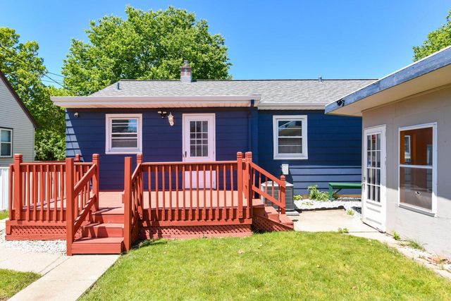 3662 S Brust AVENUE, Milwaukee, WI 53207