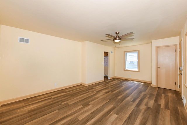 3662 S Brust AVENUE, Milwaukee, WI 53207