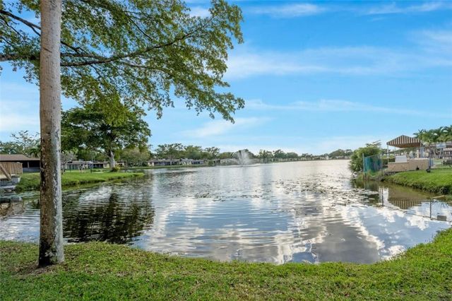 301 Cambridge Road 109, Hollywood, FL 33024