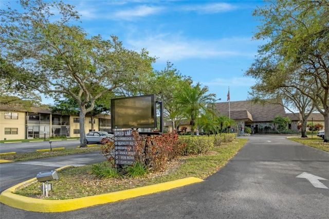 301 Cambridge Road 109, Hollywood, FL 33024