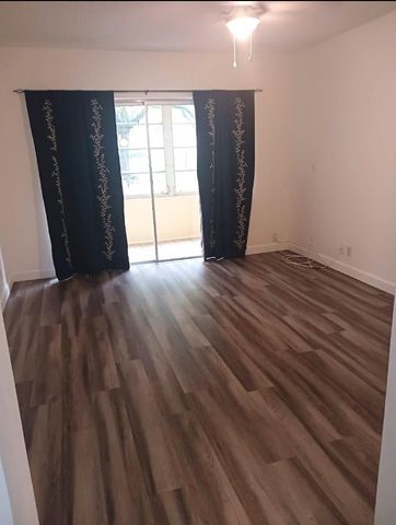 301 Cambridge Road 109, Hollywood, FL 33024