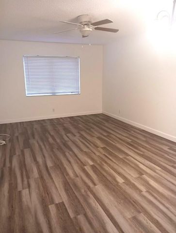 301 Cambridge Road 109, Hollywood, FL 33024