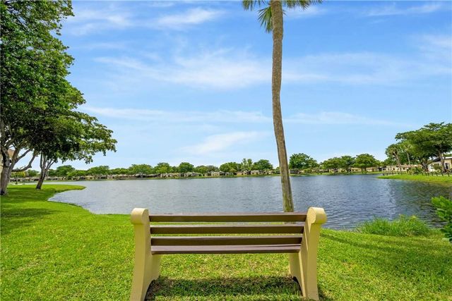 301 Cambridge Road 109, Hollywood, FL 33024