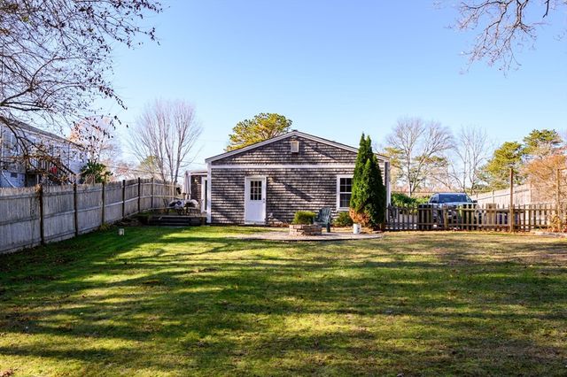 30 Lancaster Ave, Plymouth, MA 02360